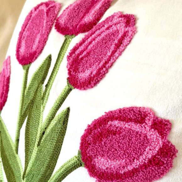 18x18 Embroidered Tufted Bouquet of Bright Pink Tulips Throw Pillow Cover New - Picture 2 of 4